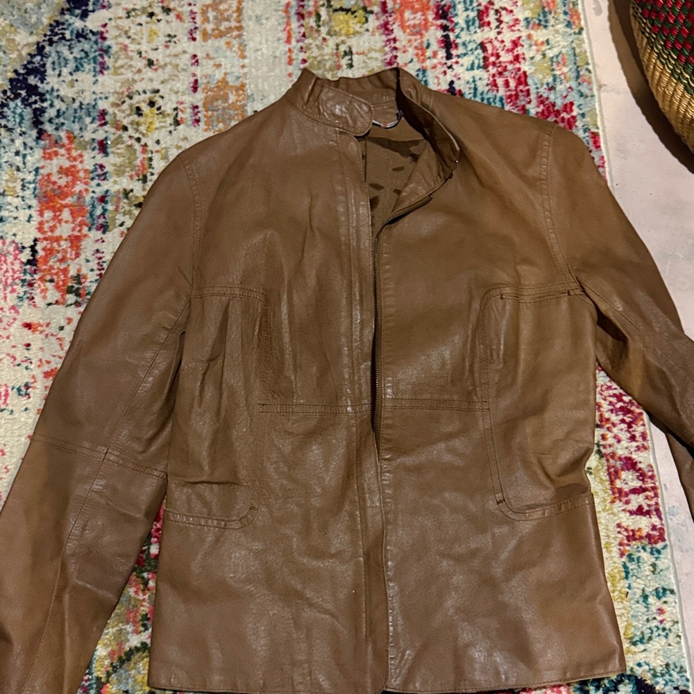 Fitted leather jacket - Picture 4 of 9